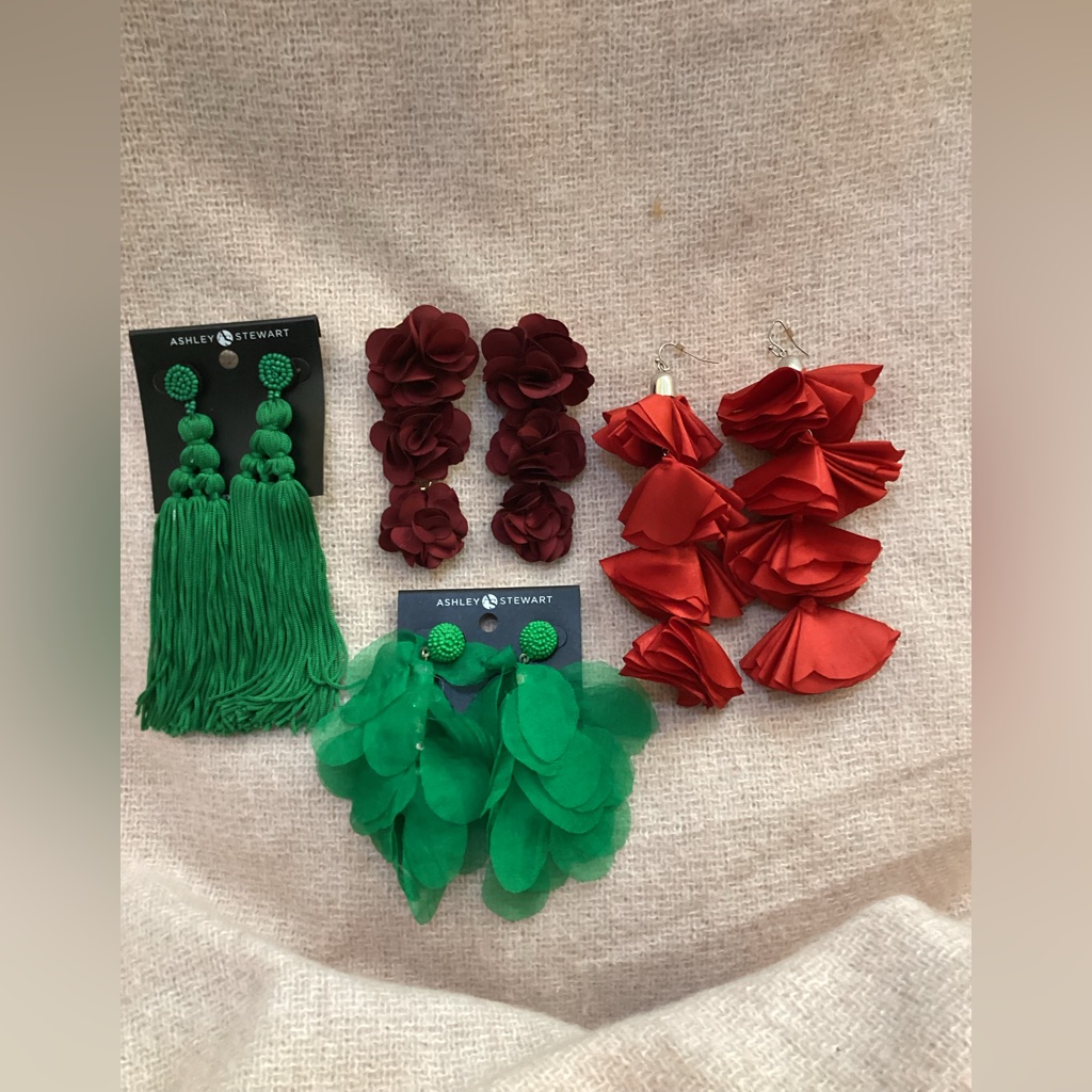 Ashley Stewart Red And Green Earring Collection 30$